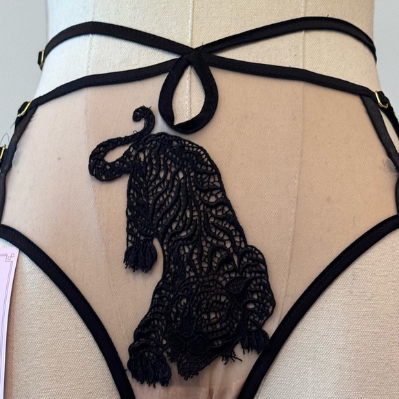 Empress Mimi Arigato Tiger Bra and Panty Lingerie Set - Picture 8 of 14